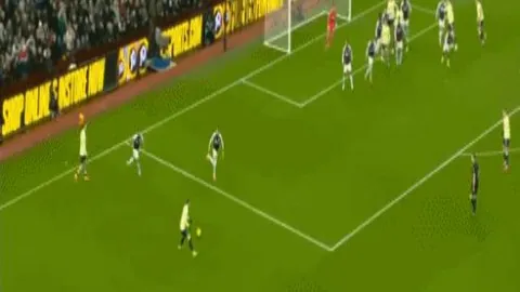 朗尼-沃克今日迎来首演，纳斯指导其角色认知与适应之道。